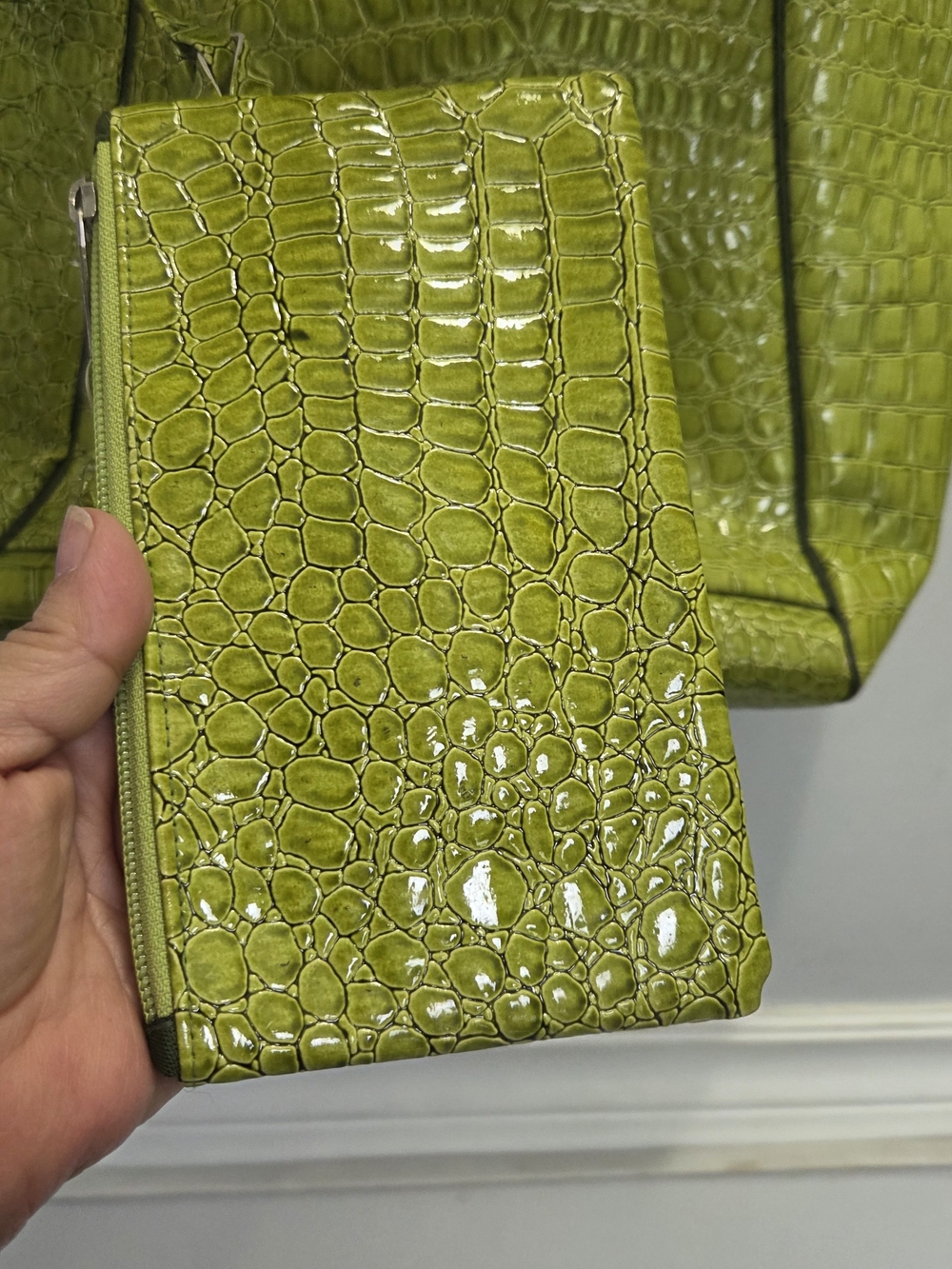 Lady Rosedale Tote Bag & Pouch Set Canadian Designer Green Croc Embossed Patent - Picture 2 of 7